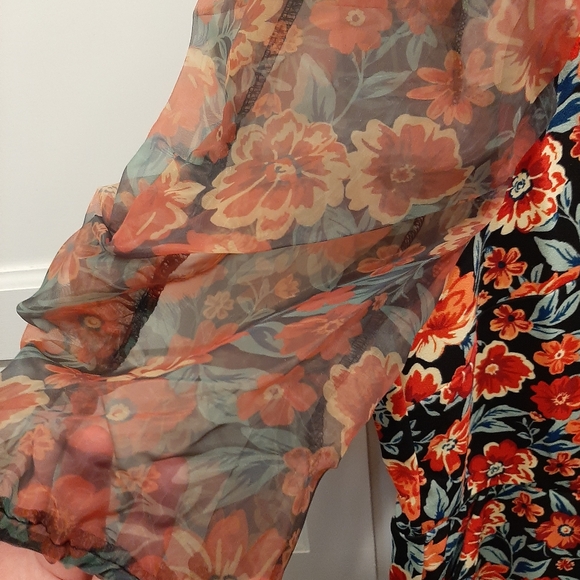 NWT Torrid red floral dress size 18 w/ pockets - Picture 2 of 6